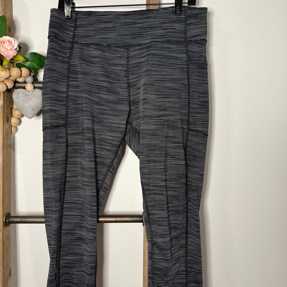 Tek‎ Gear Black White Stripe Cropped Leggings Size XX Large - Picture 3 of 7
